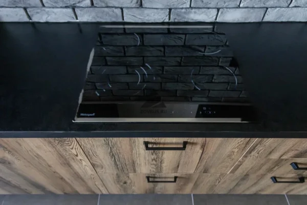 Cocina Esquinera BSH1447: Solución Moderna en Estilo Loft
