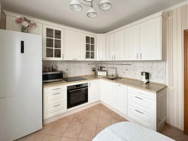 Cocina Esquinera KA1449 Alicante – Conjunto Sofisticado para un Hogar Moderno