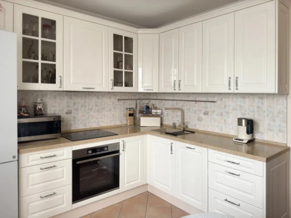 Cocina Esquinera KA1449 Alicante – Conjunto Sofisticado para un Hogar Moderno