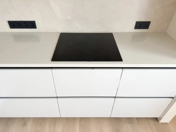Cocina Angular BCH1142: Elegancia y Funcionalidad para Tu Hogar