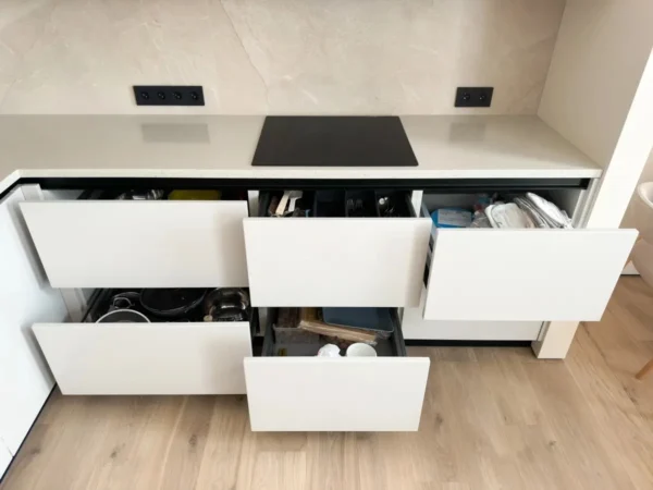 Cocina Angular BCH1142: Elegancia y Funcionalidad para Tu Hogar