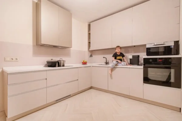 Cocina en Esquina AM516 Acrílico: La Combinación Perfecta de Estilo y Funcionalidad