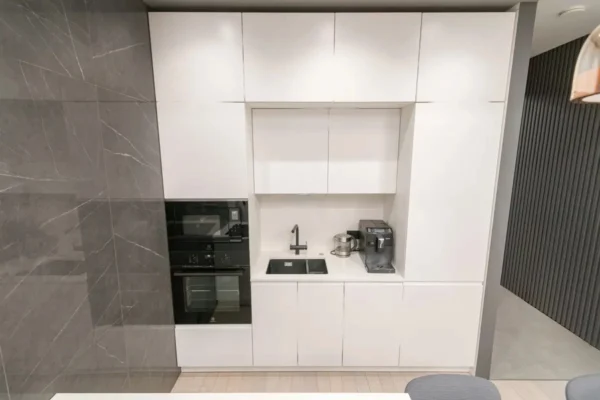 Cocina Lineal BOKS360 – Estilo y Practicidad en una Solución