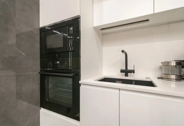 Cocina Lineal BOKS360 – Estilo y Practicidad en una Solución